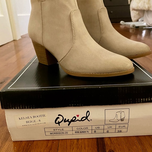 Qupid Shoes - NWT Kelsea Bootie in Beige